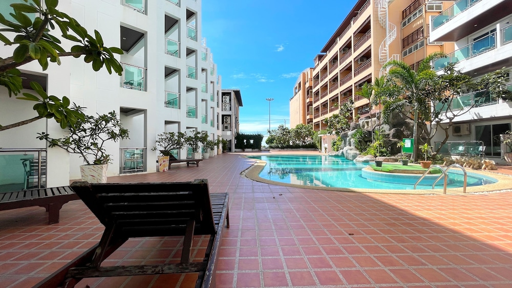 Dragon Beach Resort 51/55