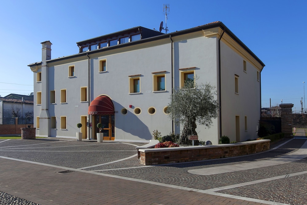 Albergo Antica Corte Marchesini 40/50