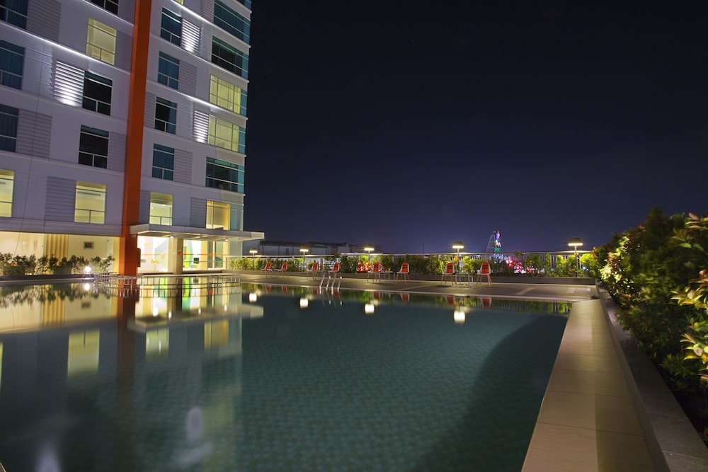 HARRIS Hotel & Conventions Bekasi 43/47