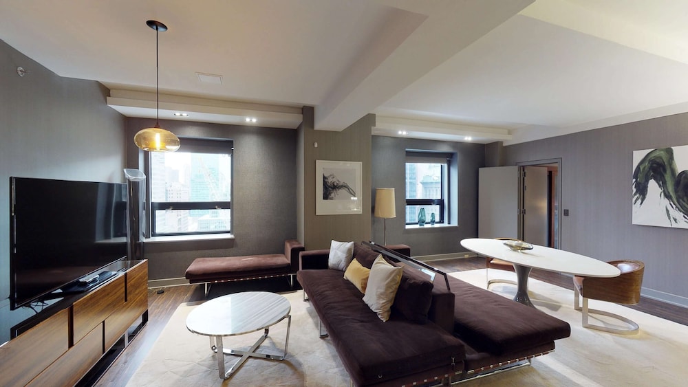 1 BEDROOM, SUITE, CITY VIEW