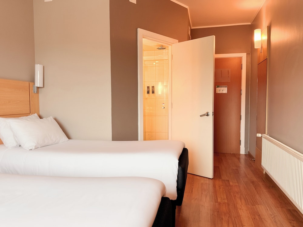Ibis Puerto Montt 17/42