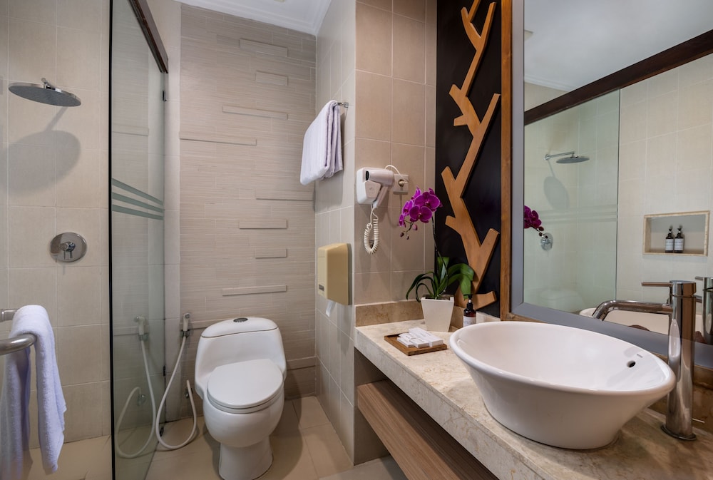 ADHI JAYA HOTEL 51/56