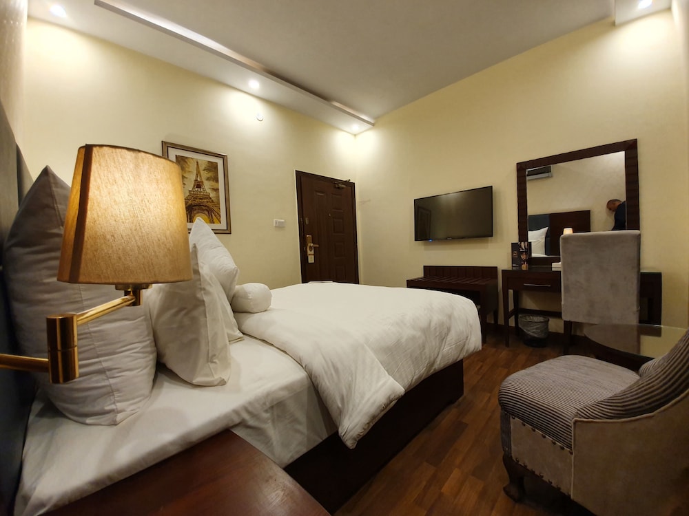 S Chalet Multan 19/44
