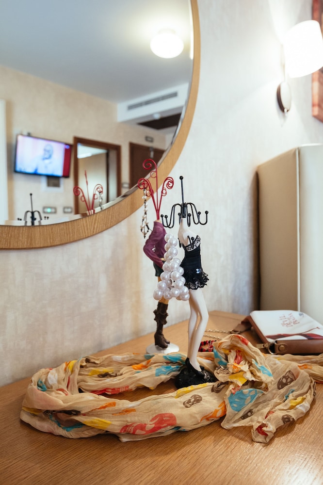 ALEXANDROS BOUTIQUE HOTEL 39/70