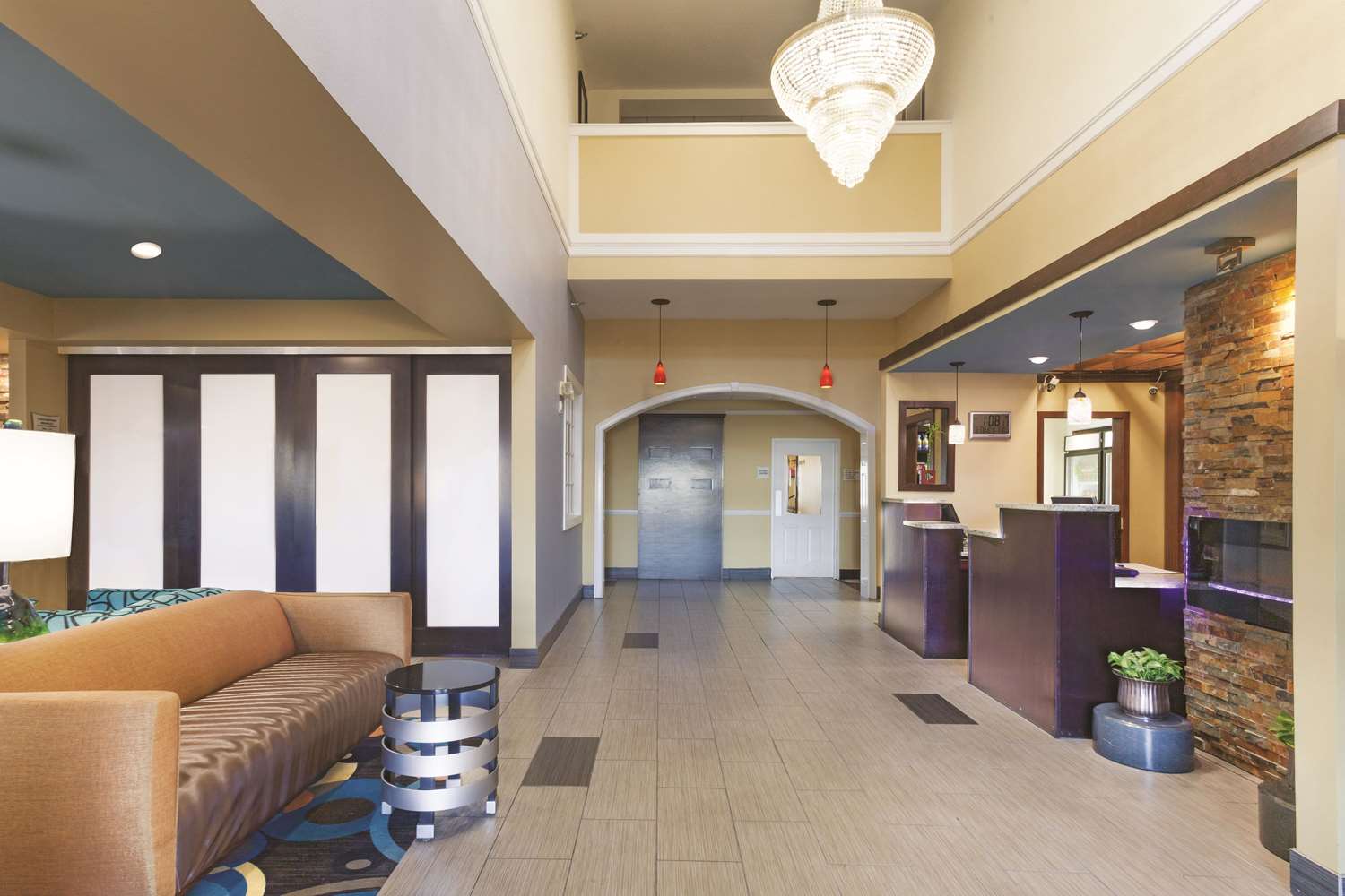 La Quinta Inn & Suites by Wyndham Elizabethtown 3/17