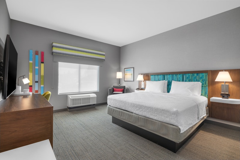 Hampton Inn & Suites Bakersfield Central 12/25