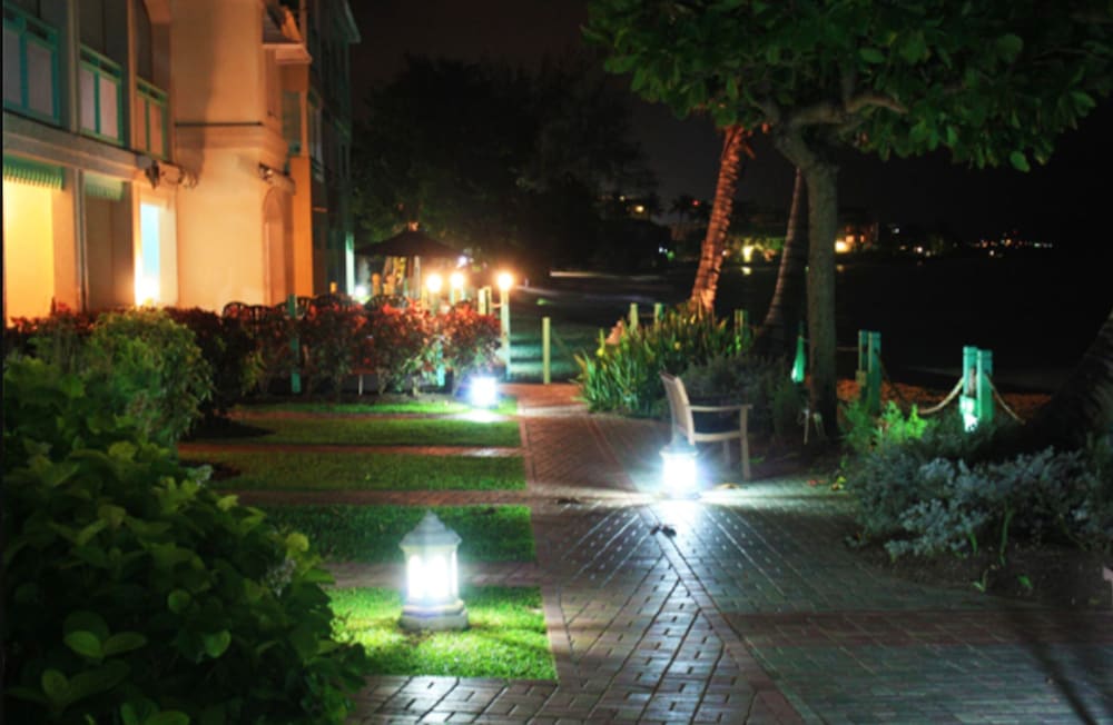 Coral Mist Beach Hotel 18/30