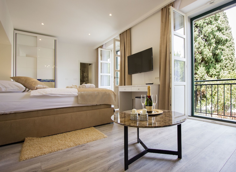 Well Of Life Luxury Rooms 10/26