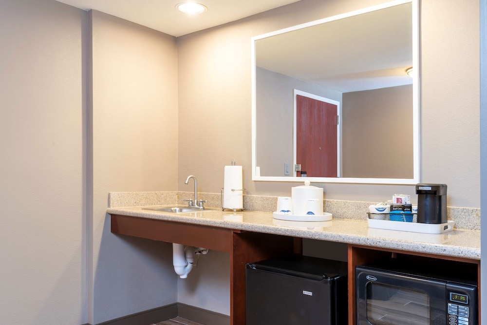 Hampton Inn And Suites Fort Myers Colonial Blvd 41/42