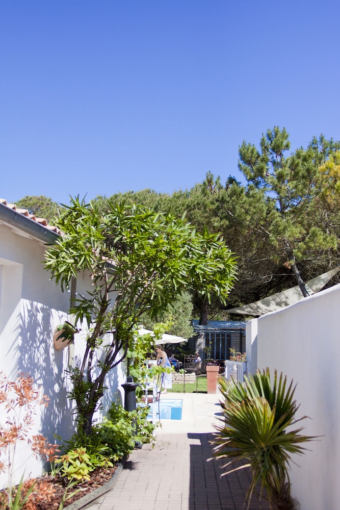 HOTEL RESTAURANT & SPA(FORMERLY PLAISIR PLAISIR) 43/50