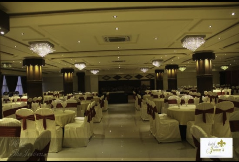 Hotel The Jeevens 26/32