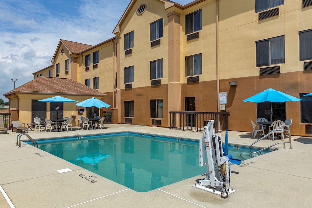 Comfort Inn Garner Clayton I-40 3/38