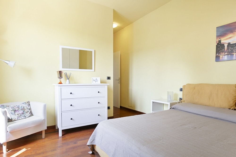 Gavinana Apartment 8/21