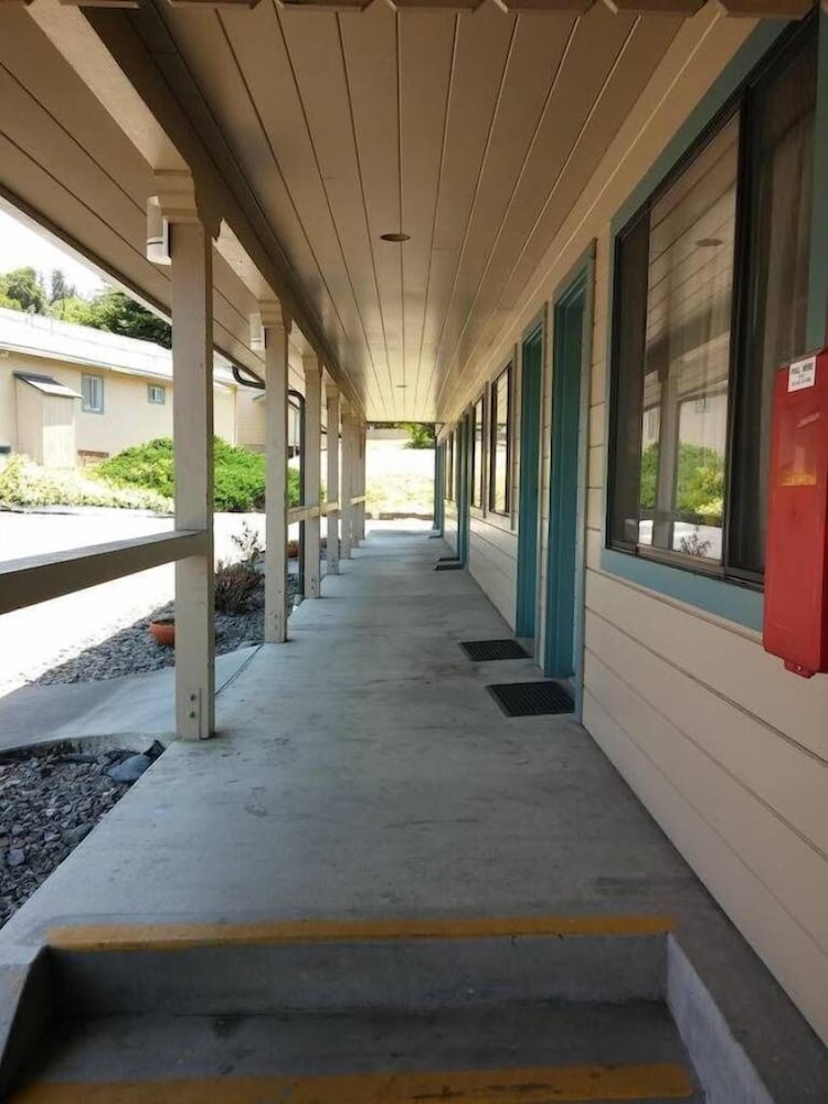 Motel Garberville 43/65