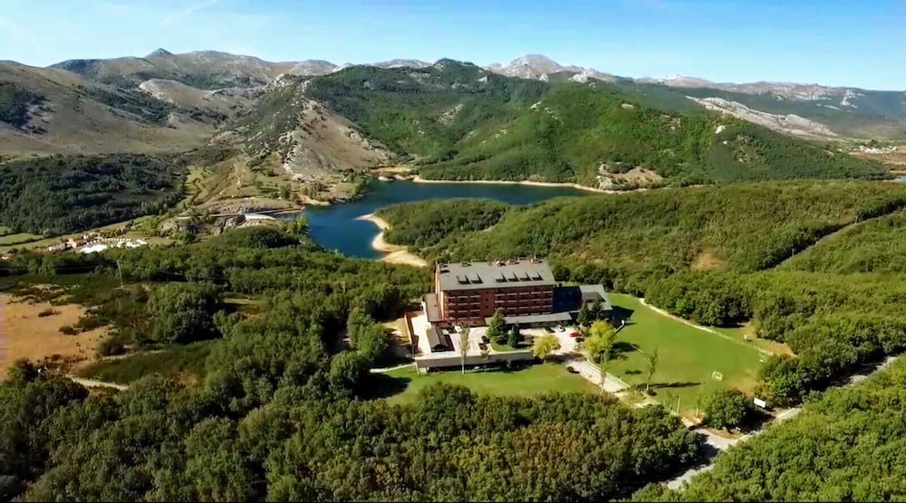 Parador De Cervera De Pisuerga 4/69