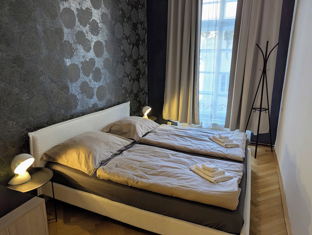Apartments Tynska 7 13/50
