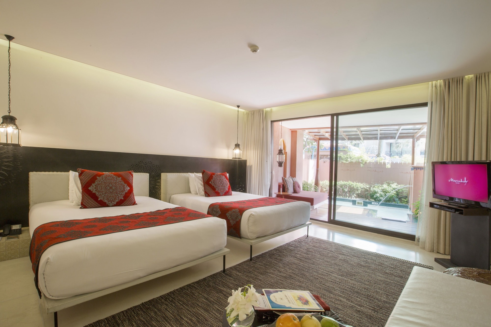Pool, Fountain, Suite, King Bed