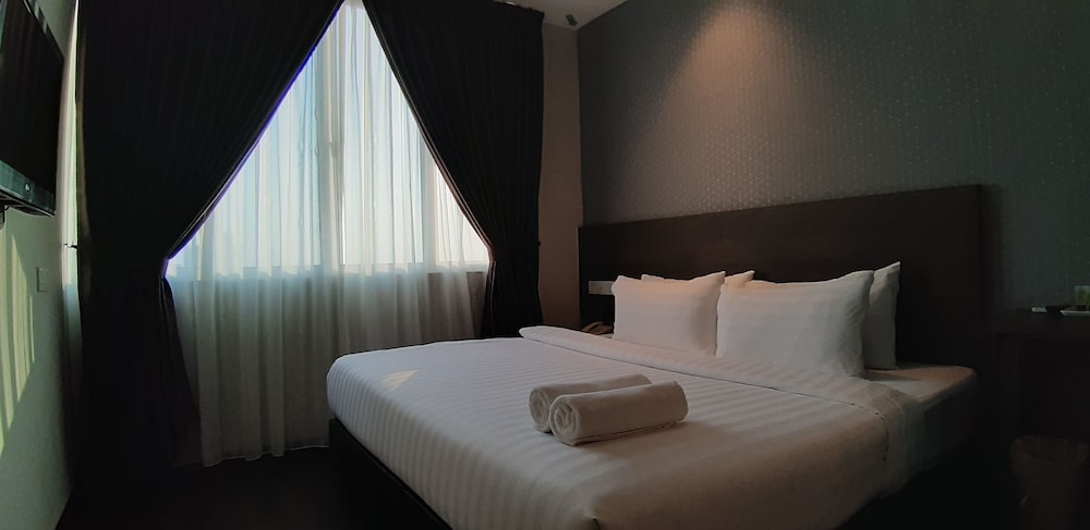 Miico Hotel Mount Austin 38/58