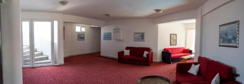 Ayapam Hotel 24/40