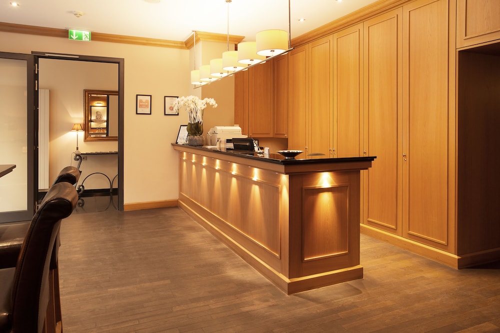 Townhouse Hotel 2/37