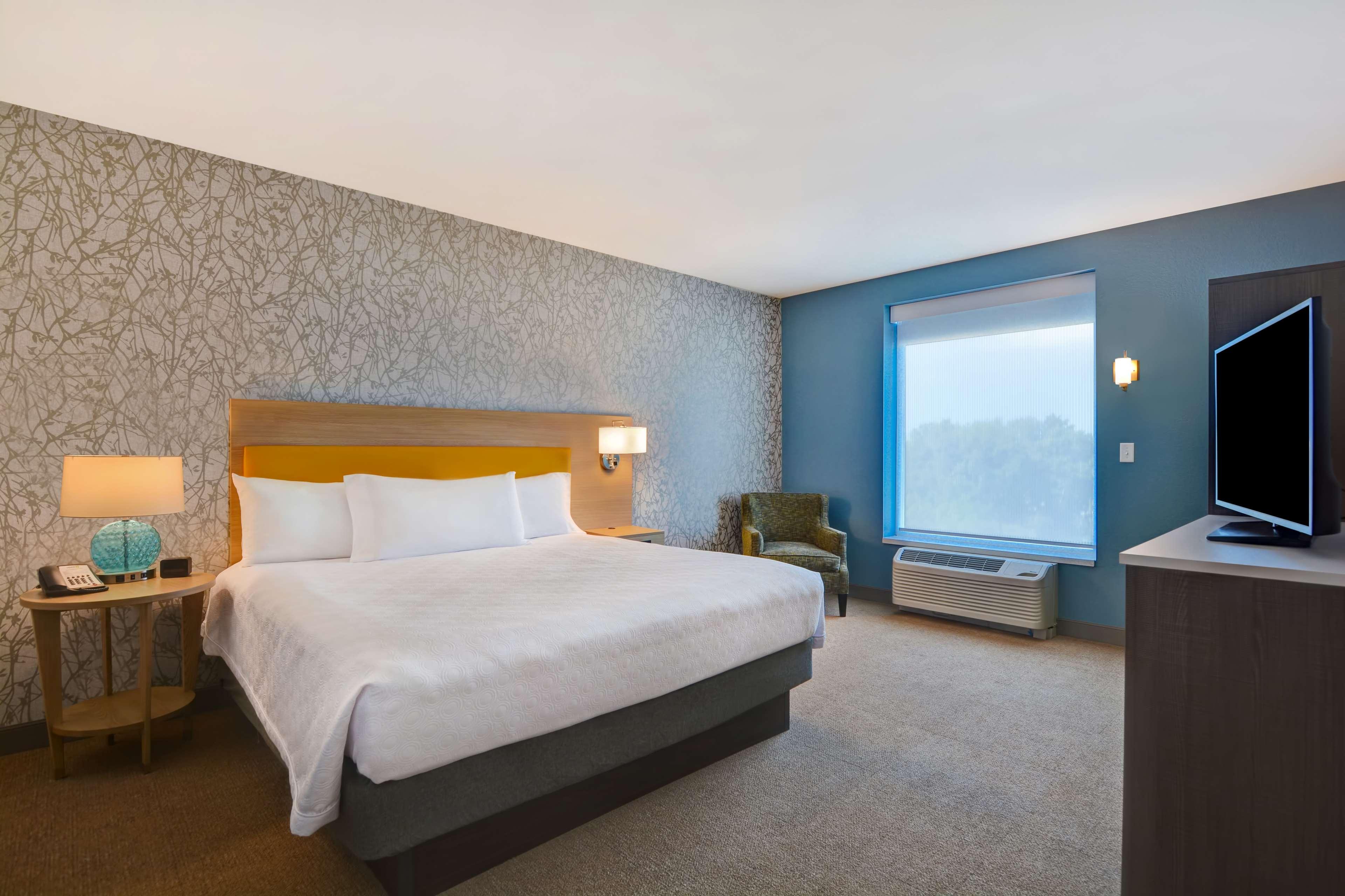 1 BEDROOM, SUITE, KING BED