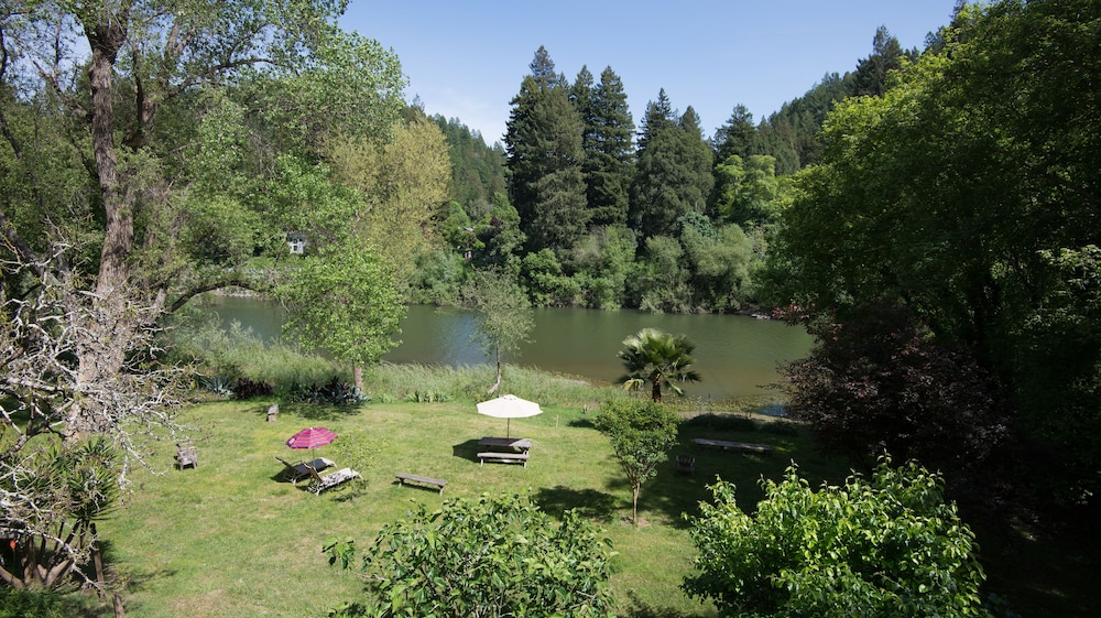 River View Garden Resort 62/68