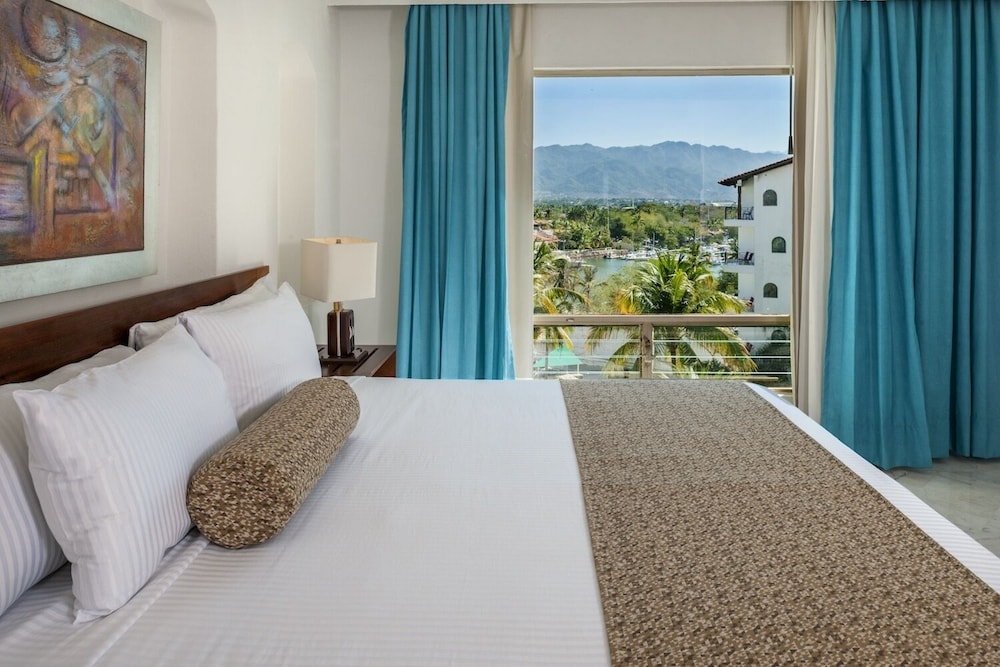 Vamar Vallarta All Inclusive Marina and Beach Resort 9/50