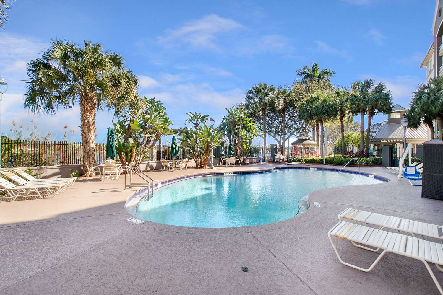 La Quinta Inn & Suites by Wyndham Ft. Lauderdale Airport 35/42