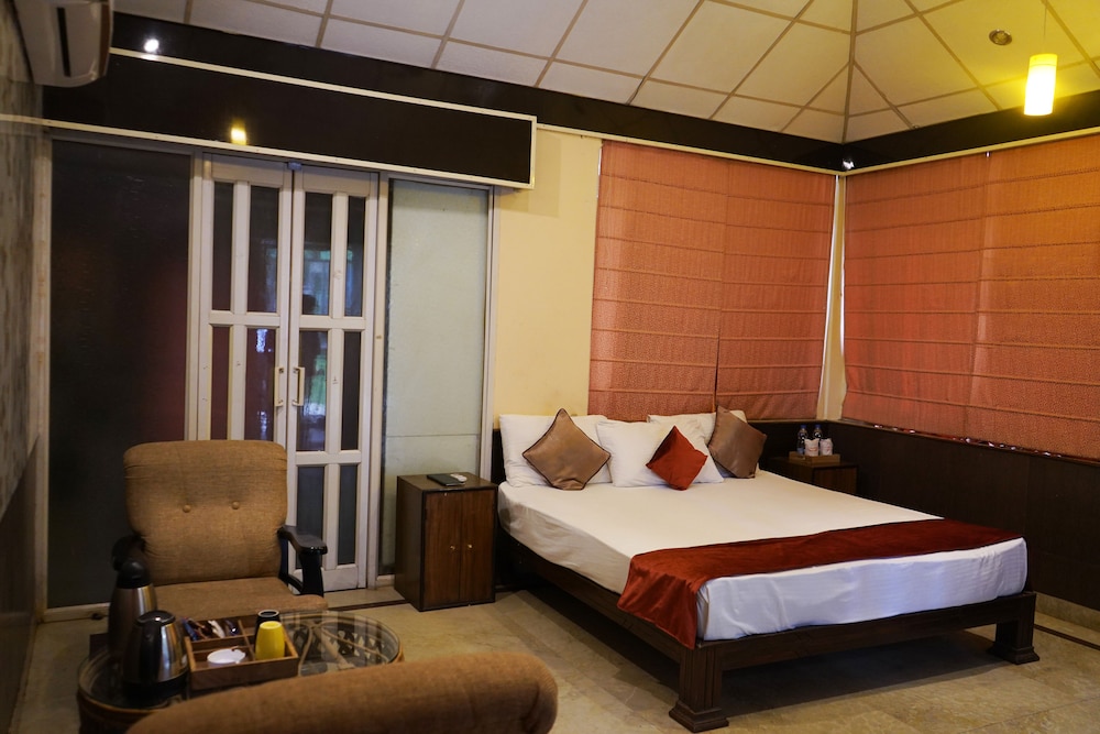Village Machaan Resort 11/46