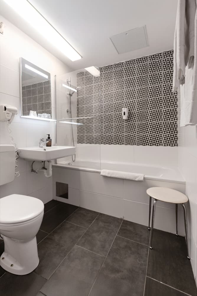 Mozart Hotel 53/60
