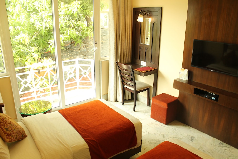 Surya Hotel 48/74