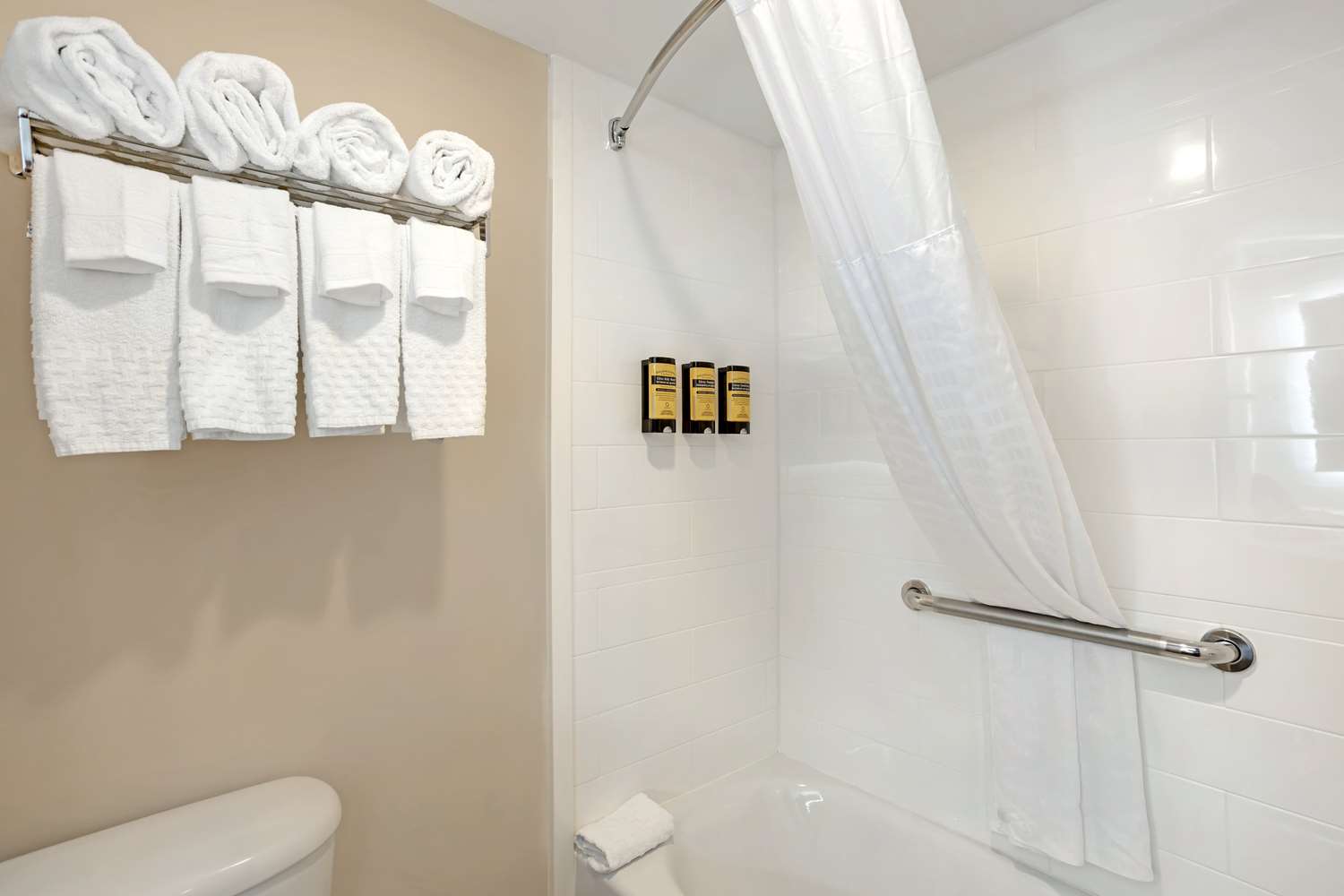 Room, 2 Queen Beds, Best Western Plus Fairfield Hotel 3/3