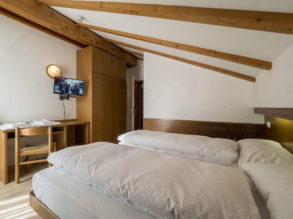 Hotel Ferrari 7/36