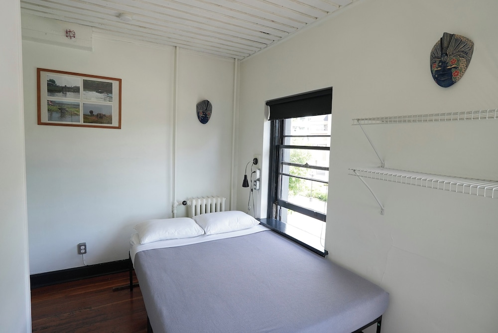 Ocean Island Inn Backpackers Suites Hostel 27/79