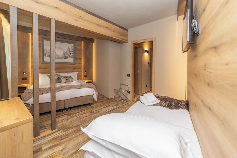 غرفة ثلاثية، Hotel La Torre 9/10