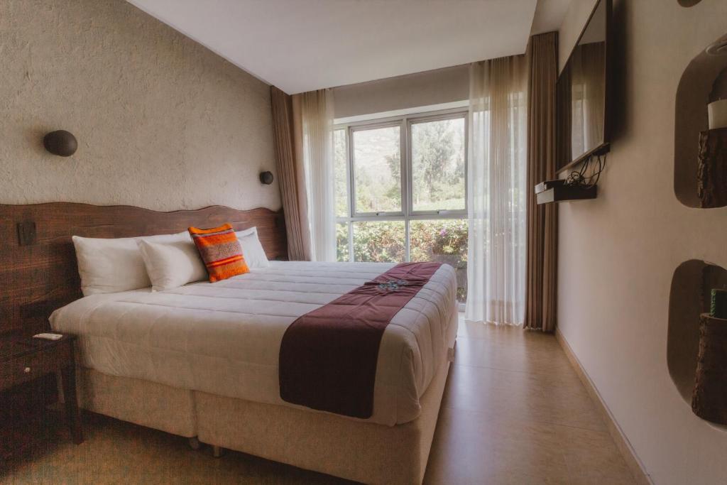 Suite, Balcony