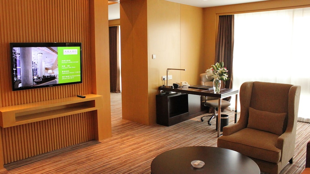 HOLIDAY INN SHIJIAZHUANG CENTRAL 49/77