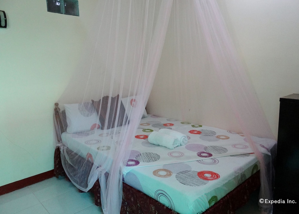 D Lucky Garden Inn 18/48