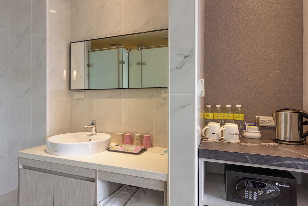 F Hotel Luzhou Taipei 34/47