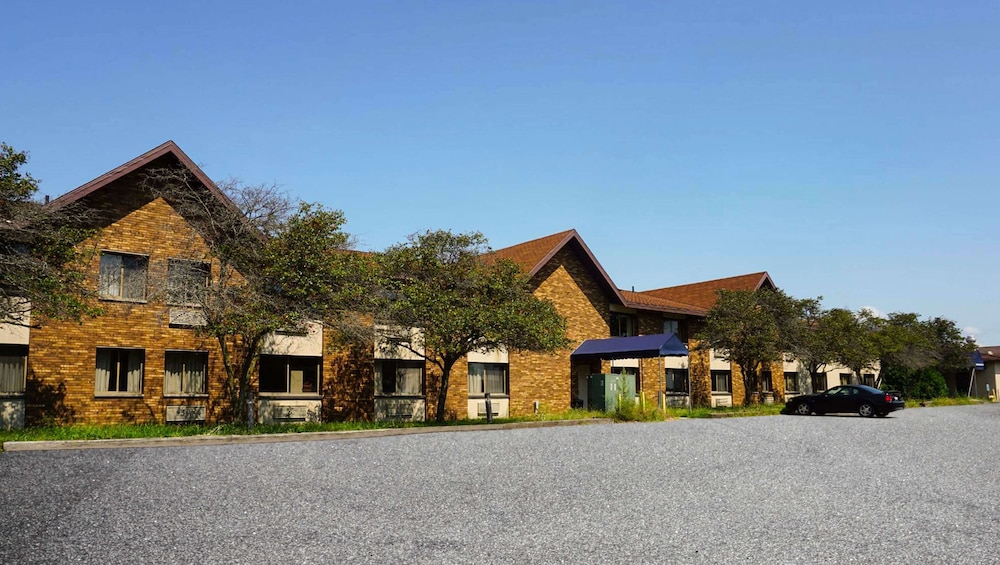 Magnuson Hotel Dixon image