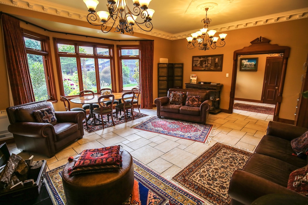LAKE KARAPIRO LODGE 20/50