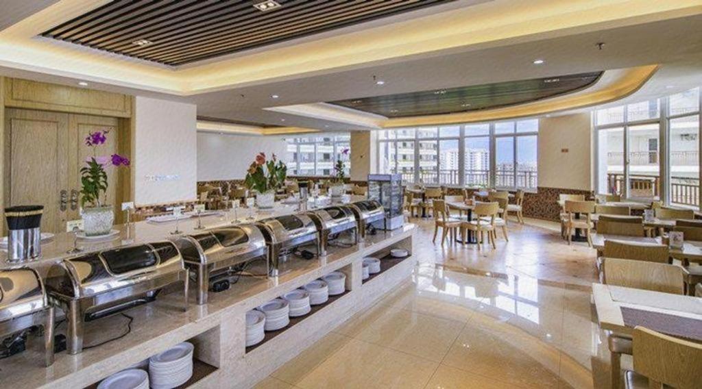 Vienna International Hotel (Sanya High-speed Railway Station) 26/39