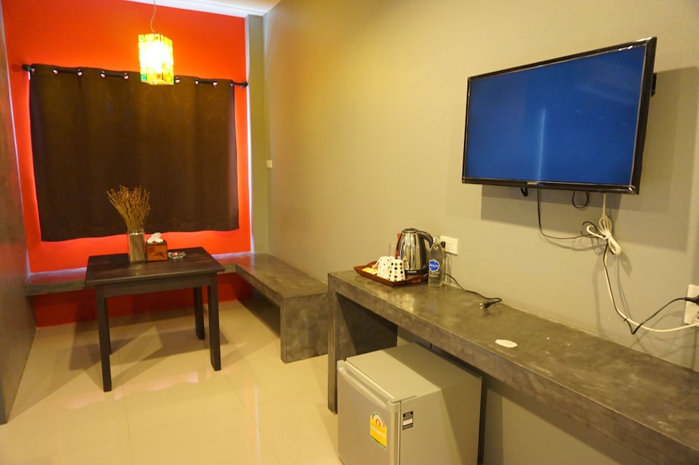 Ploenjai Hotel Ranong 30/48