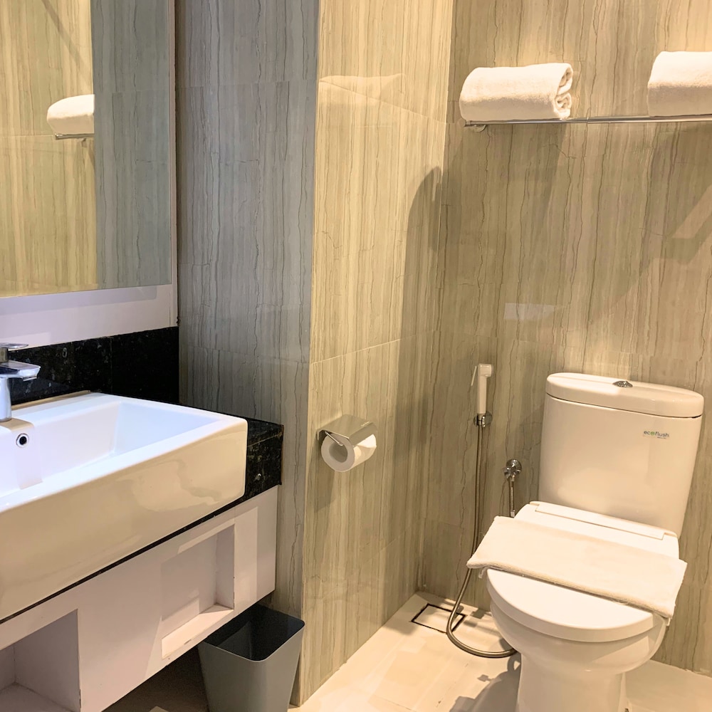 Surabaya River View Hotel 33/33