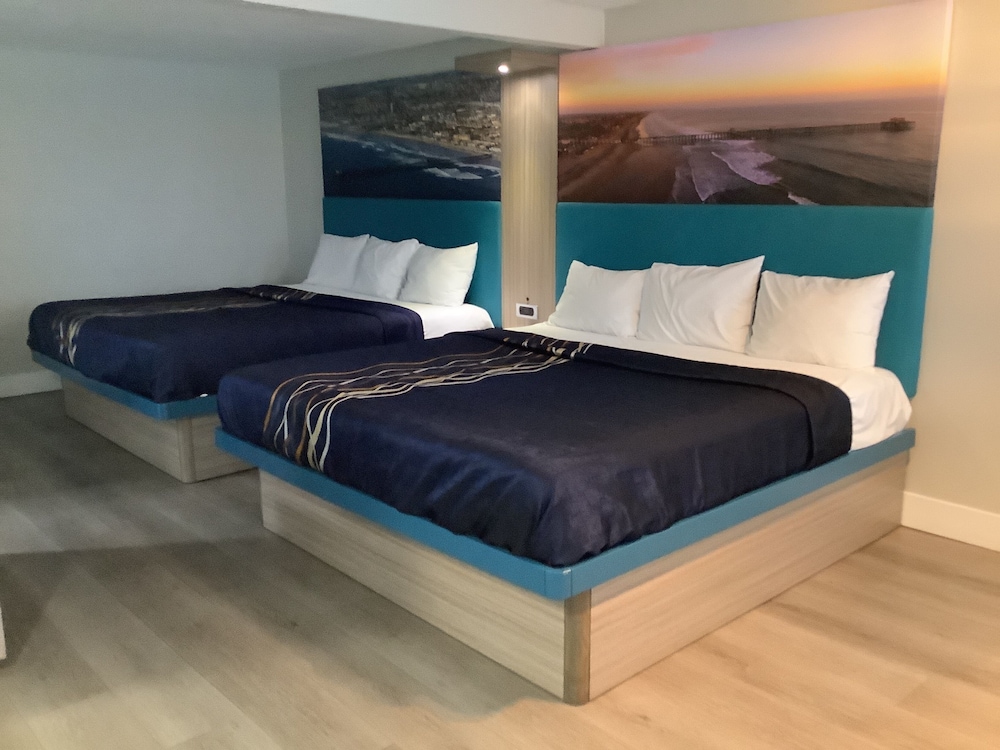 Super 8 by Wyndham Oceanside Downtown 21/50