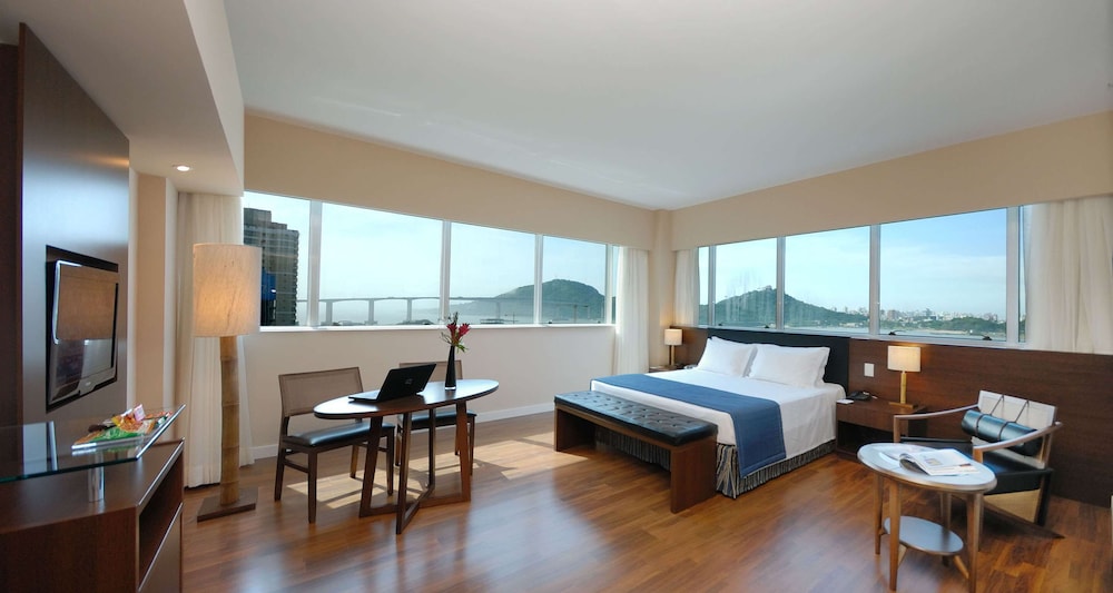 Golden Tulip Porto Vitoria 46/72