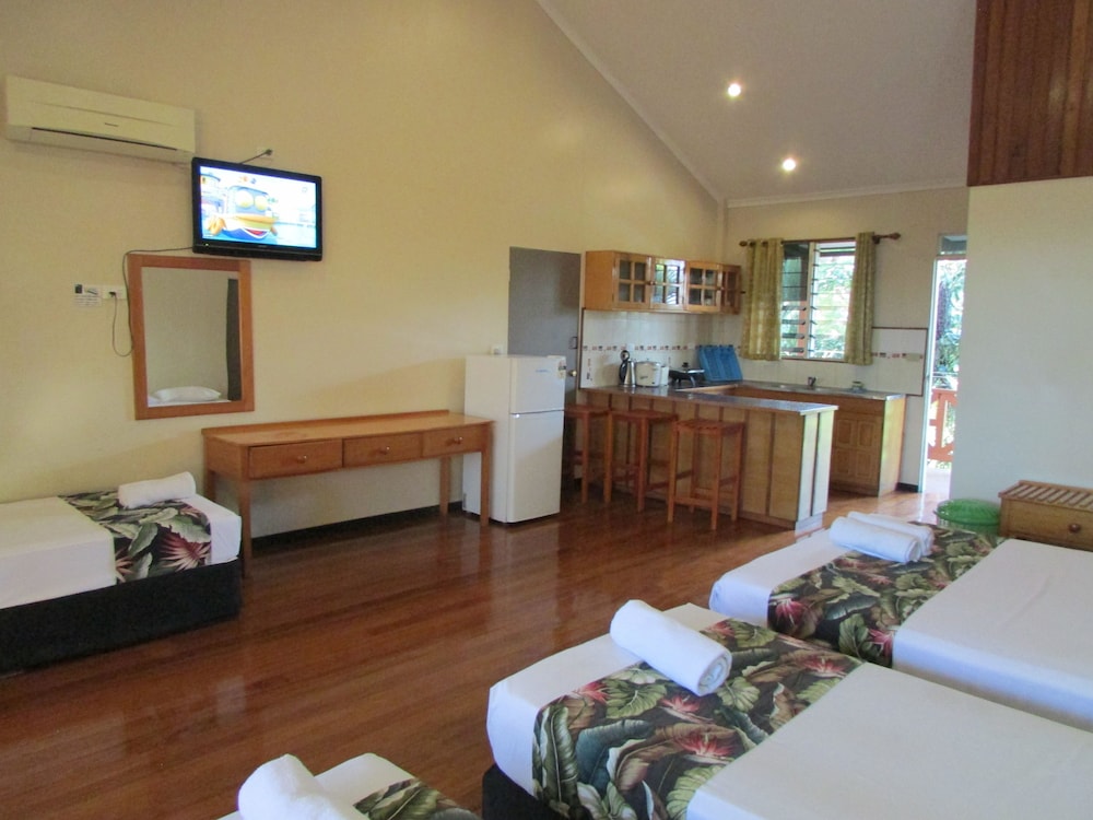 Wailoaloa Beach Resort Fiji 13/76