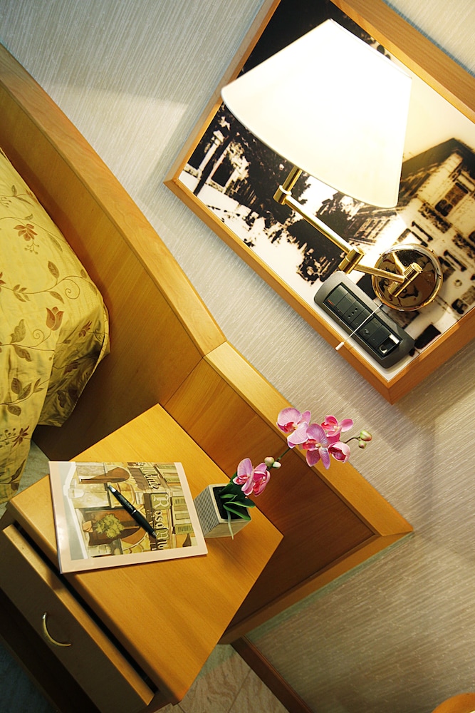 Hotel Monte Rosa 15/30