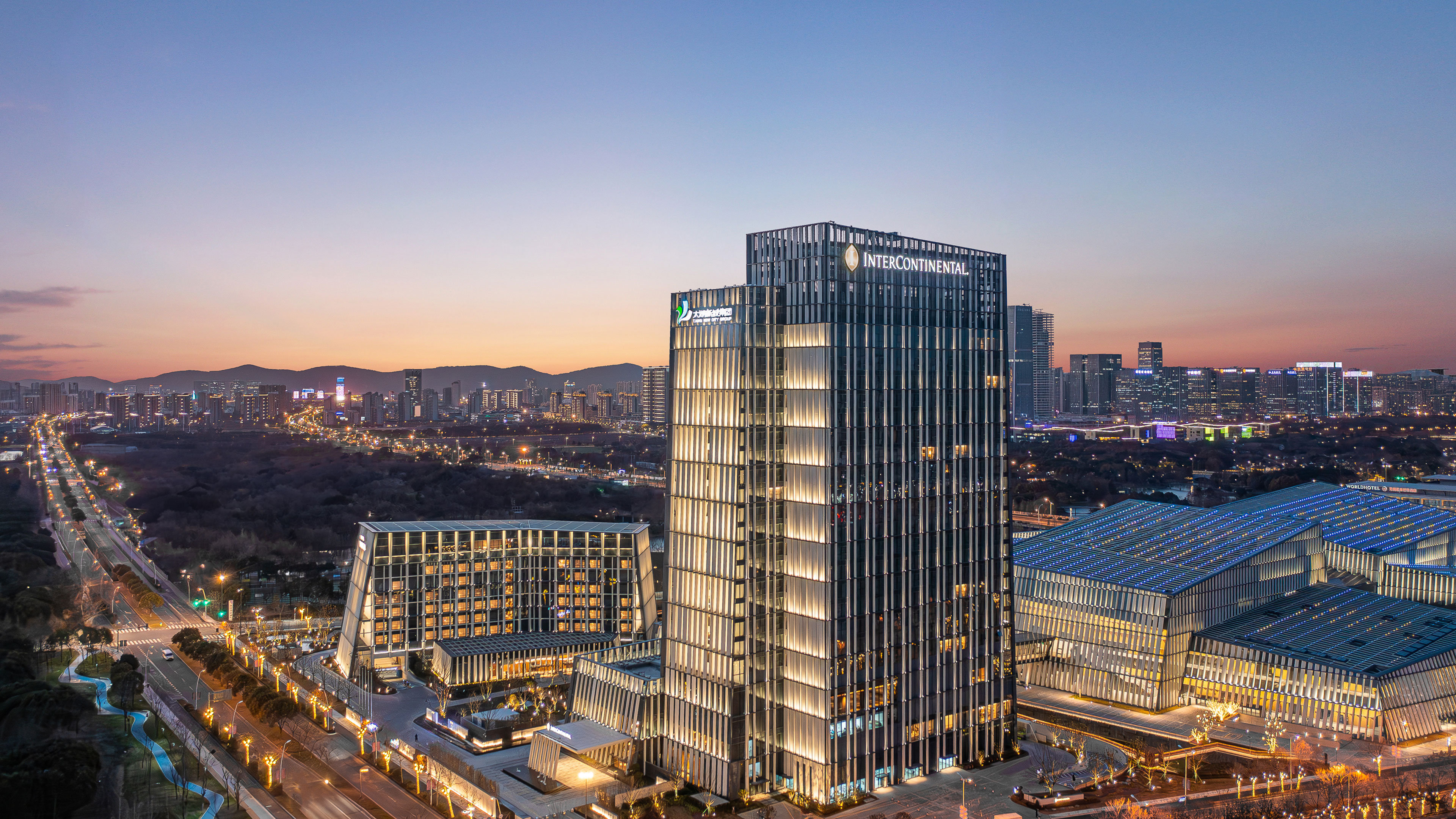 InterContinental Wuxi Taihu New City 2/50