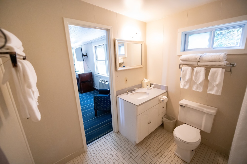 Days Inn by Wyndham Bar Harbor 40/53